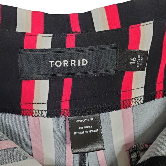 Torrid Size 16 Shorts Belt Crepe Paperbag High Waist Stretch Stripe Black Pink - Picture 7 of 8